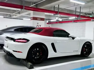 2021 Porsche Boxster с пробегом 28 000 км