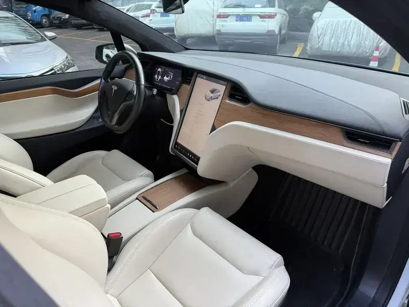 2019 Tesla Model X с пробегом 120 000 км