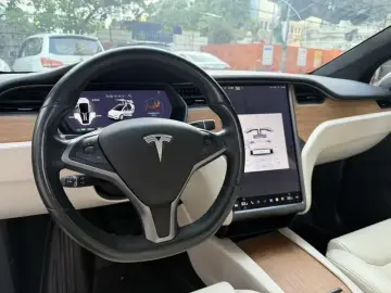 2019 Tesla Model X с пробегом 120 000 км