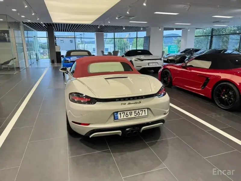 2020 Porsche Boxster с пробегом 56 700 км