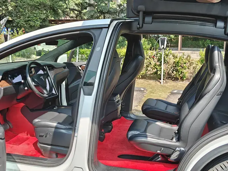 2019 Tesla Model X с пробегом 103 000 км