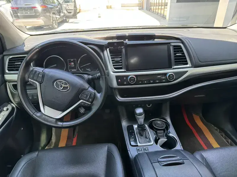 2021 Toyota Highlander с пробегом 76 500 км