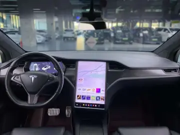 2019 Tesla Model X с пробегом 74 000 км