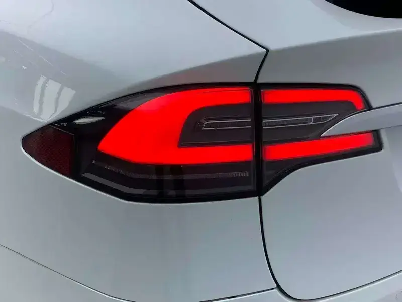 2020 Tesla Model X с пробегом 104 700 км