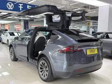 2019 Tesla Model X с пробегом 62 000 км