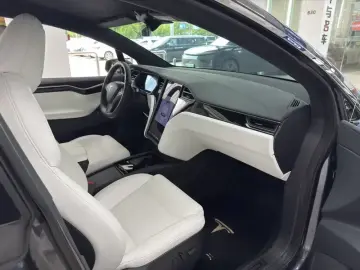 2019 Tesla Model X с пробегом 62 000 км