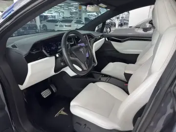 2019 Tesla Model X с пробегом 62 000 км