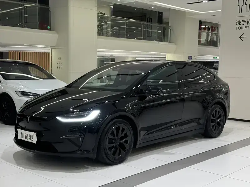 2023 Tesla Model X с пробегом 98 000 км