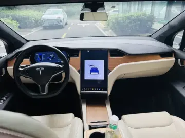 2019 Tesla Model X с пробегом 140 000 км