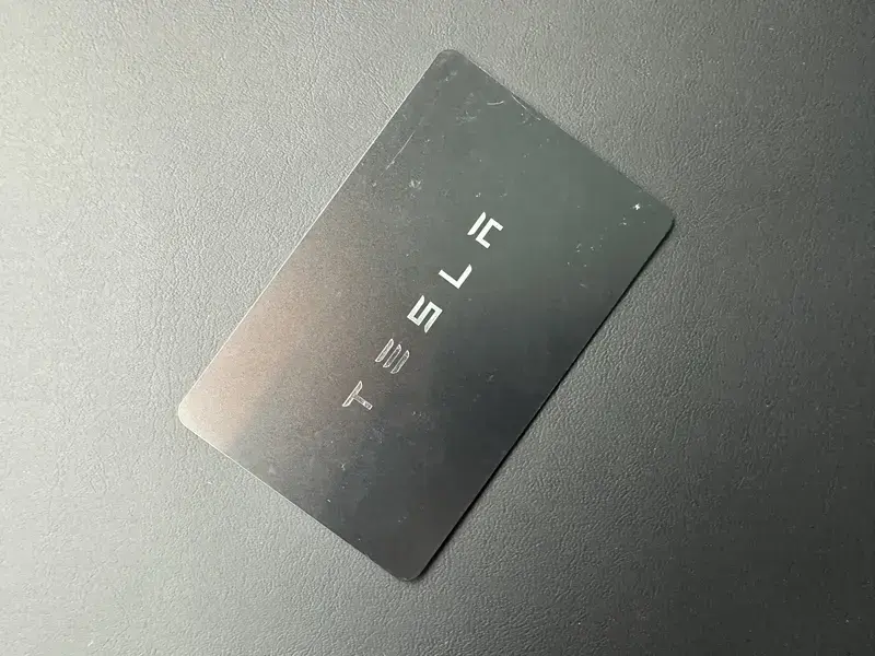 2023 Tesla Model X с пробегом 17 500 км