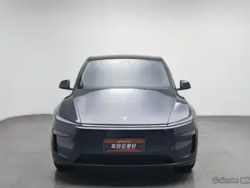 2025 Tesla Model Y с пробегом 39 700 км