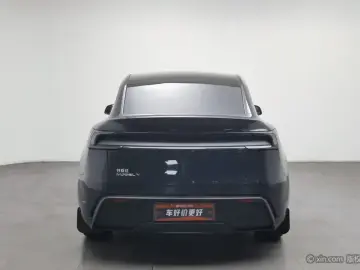 2025 Tesla Model Y с пробегом 39 700 км