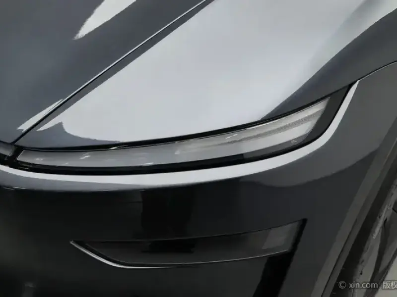 2025 Tesla Model Y с пробегом 39 700 км