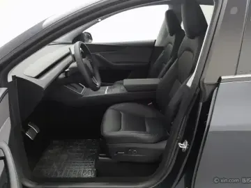 2025 Tesla Model Y с пробегом 39 700 км