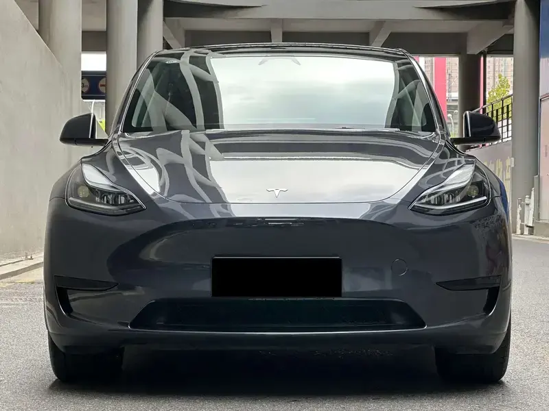 2024 Tesla Model Y с пробегом 27 000 км