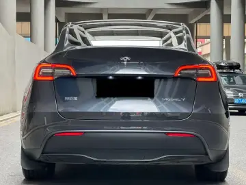2024 Tesla Model Y с пробегом 27 000 км