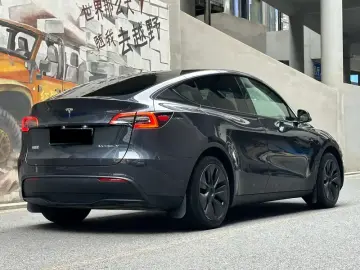 2024 Tesla Model Y с пробегом 27 000 км