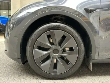 2024 Tesla Model Y с пробегом 27 000 км