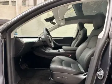 2024 Tesla Model Y с пробегом 27 000 км