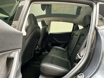2024 Tesla Model Y с пробегом 27 000 км