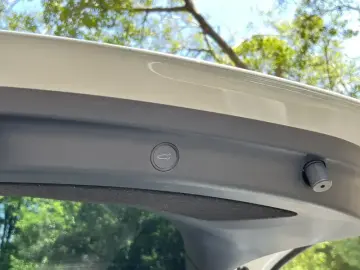 2024 Tesla Model Y с пробегом 15 000 км