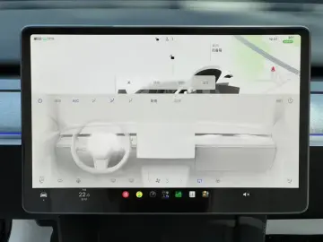 2024 Tesla Model Y с пробегом 15 000 км