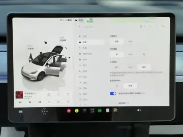 2024 Tesla Model Y с пробегом 15 000 км