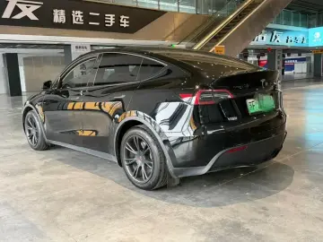 2022 Tesla Model Y с пробегом 77 000 км