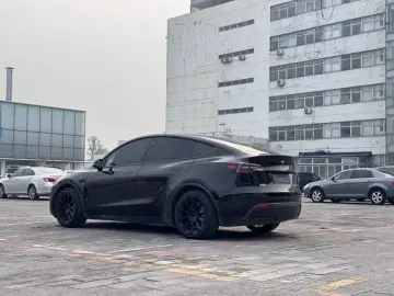 2022 Tesla Model Y с пробегом 165 000 км