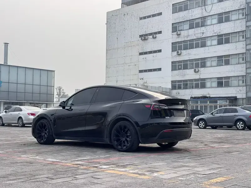 2022 Tesla Model Y с пробегом 165 000 км