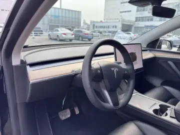 2022 Tesla Model Y с пробегом 165 000 км