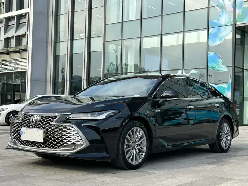 2024 Toyota Avalon с пробегом 15 000 км