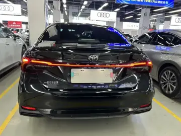 2024 Toyota Avalon с пробегом 15 000 км