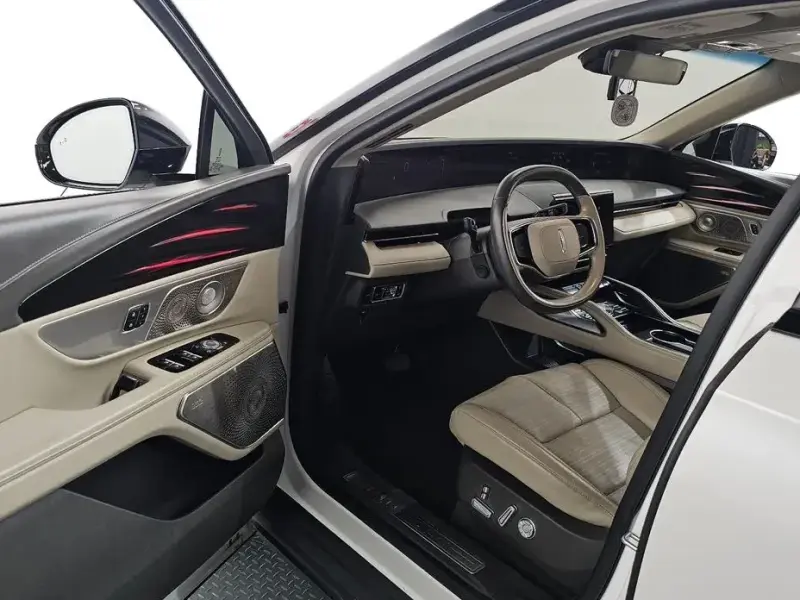 2023 Lincoln Nautilus с пробегом 11 564 км