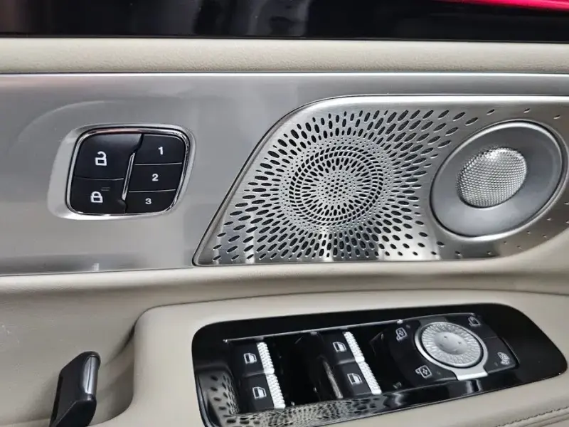 2023 Lincoln Nautilus с пробегом 11 564 км
