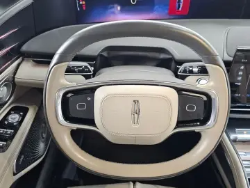 2023 Lincoln Nautilus с пробегом 11 564 км