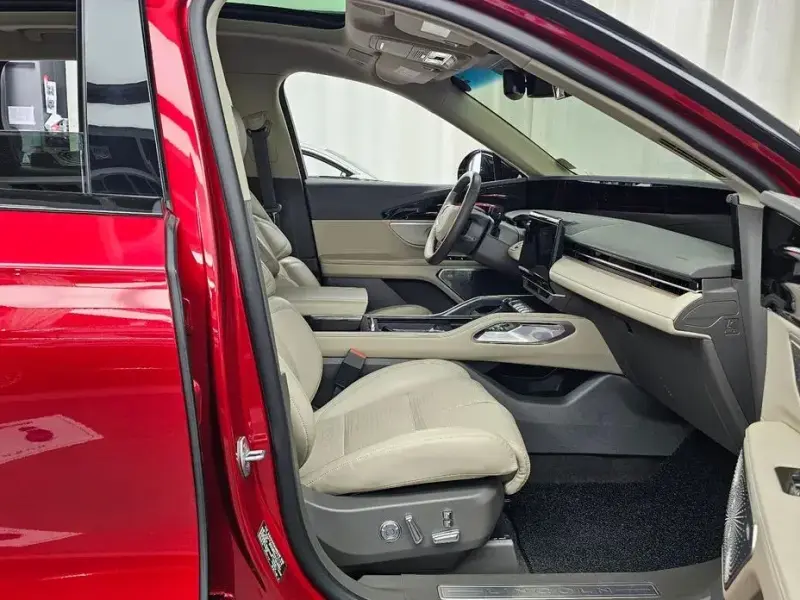 2023 Lincoln Nautilus с пробегом 37 437 км