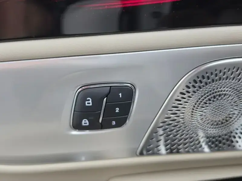 2025 Lincoln Nautilus с пробегом 20 969 км