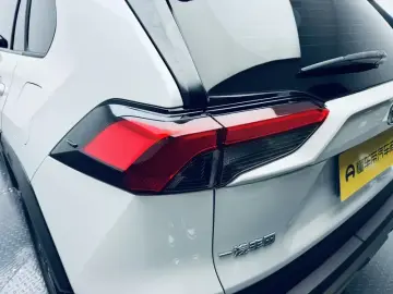 2022 Toyota RAV4 с пробегом 33 500 км