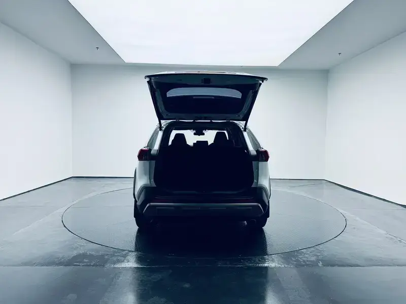 2022 Toyota RAV4 с пробегом 33 500 км