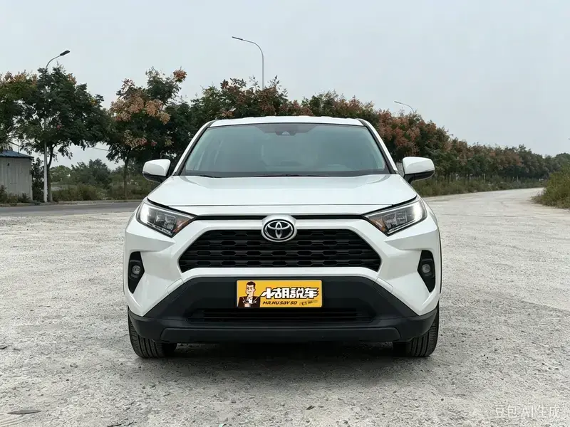 2023 Toyota RAV4 с пробегом 34 800 км