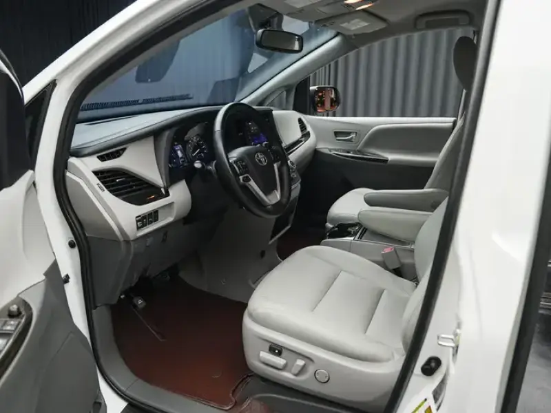 2020 Toyota Sienna с пробегом 78 000 км