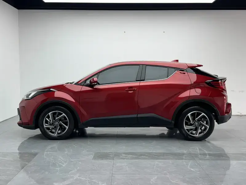 2021 Toyota C-HR с пробегом 43 800 км