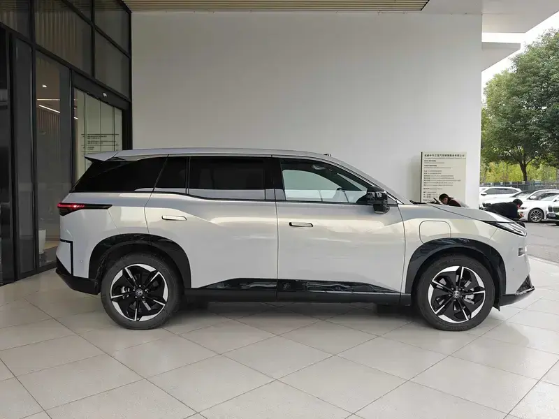 2026 Toyota bZ3X с пробегом 10 000 км