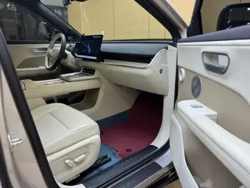 2025 Toyota bZ3X с пробегом 23 000 км