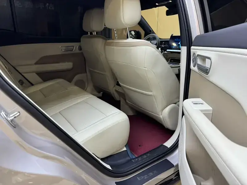 2025 Toyota bZ3X с пробегом 23 000 км