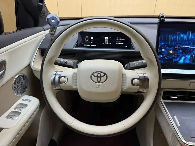 2025 Toyota bZ3X с пробегом 23 000 км