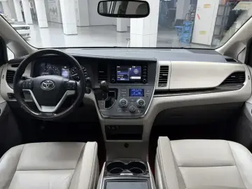 2019 Toyota Sienna с пробегом 90 000 км