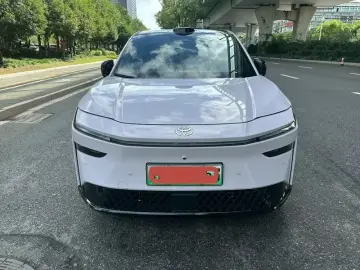 2025 Toyota bZ3X с пробегом 9 500 км
