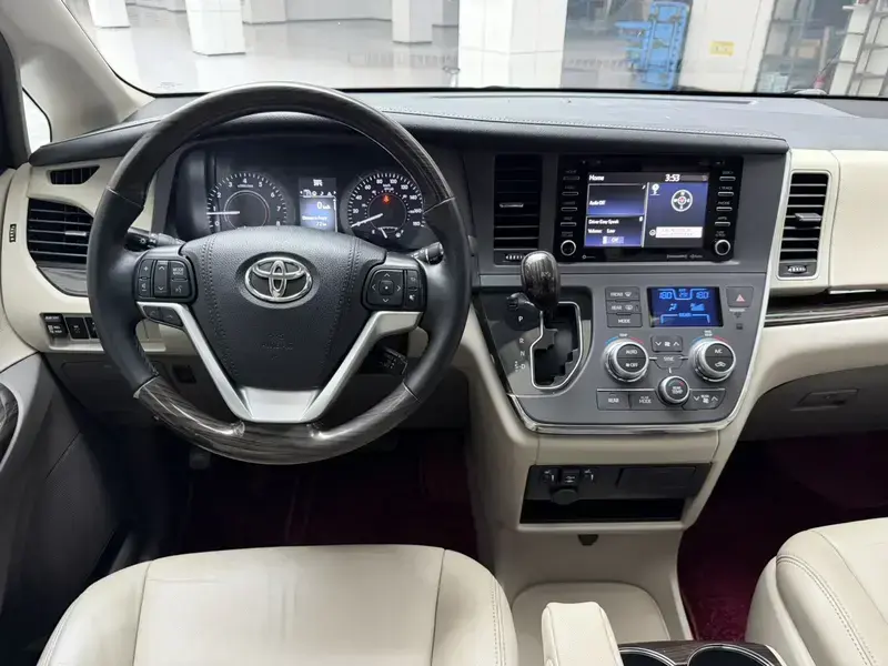 2019 Toyota Sienna с пробегом 90 000 км